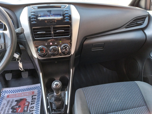 Toyota Yaris 1.3 Xl Live 16v 5p 6 marchas