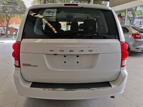Imagen 5 de 13 de Dodge Grand Caravan 2019 3.7 Se At