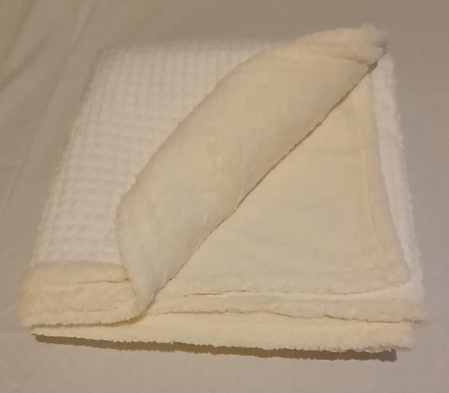 Cubrecama Con Corderito Beige Lisa