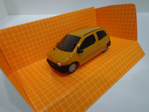 Renault Twingo Clasico Mostaza 1/43 Replica Lanzamiento