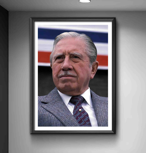 Cuadro General Augusto Pinochet 02 Madera & Vidrio 35x47 Cm