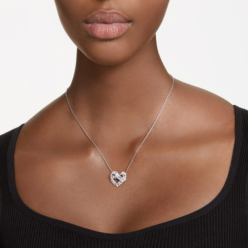 Collar Con Colgante De Matriz De Swarovski Con Cristales Tra