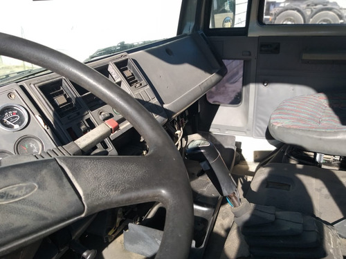 Imagem 10 de 12 de Ford Cargo 4532e Toco 4x2 2009
