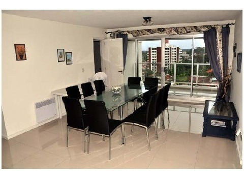 Apartamento En Alquiler Por Temporada De 3 Dormitorios En Playa Mansa