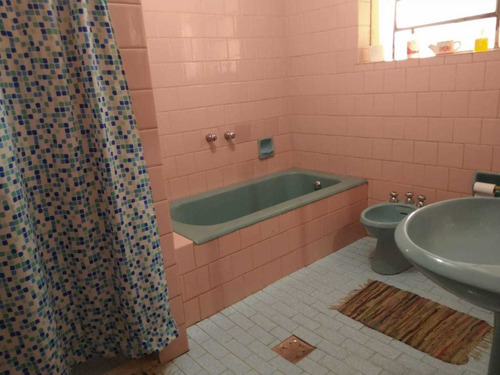 Imagem 8 de 25 de Casa 04 Quartos Próximo A Avenida Silva Lobo. - 2698