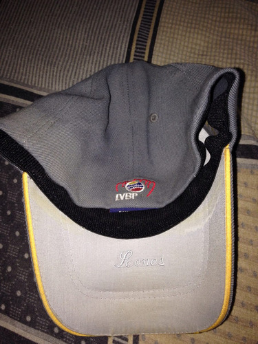 Imagen 2 de 3 de Gorra Oficial Leones Del Caracas Gris