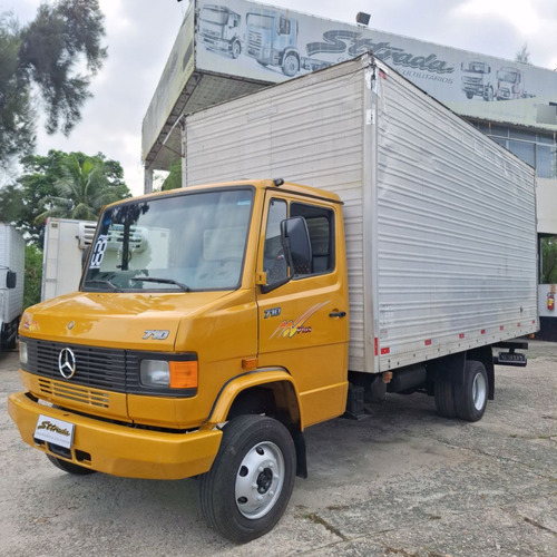 M.benz 710 Plus  2008  Equipada Com Baú 