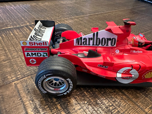 1/18 Ferrari F1 2004 Michael Schumacher 2004 Marlboro Leer Rojo (Reacondicionado)
