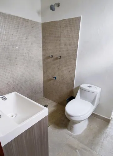 Casa En Venta Merida, Playa Chabihau De 1 Planta Frente Al Mar, Entrega Inmediata.