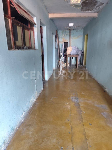 Se Vende Terreno Con Construcción En Col. Del Valle