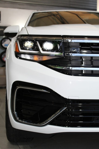 Imagen 2 de 13 de Volkswagen Cross Sport R-line