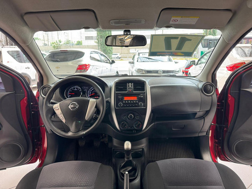 Nissan Versa Versa 1.6 16V SV (Flex)