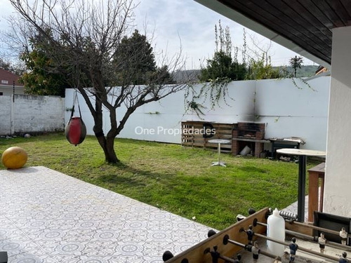 Casa En Venta De 4 Dorm. En Las Condes