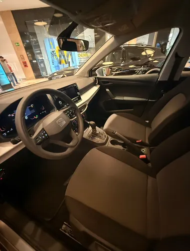Seat Arona 1.6 Reference