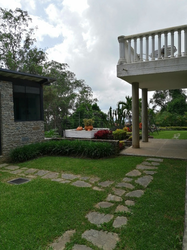 Imagen 4 de 16 de Casa En Venta Urb. El Hatillo 19705