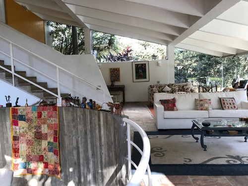 Casa 4 Dormitórios, Sendo 2 Suites, 4 Vagas, Lareira, Jardim, Piscina, No Jardim Guedala. - 10356