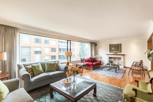 Apartamento En Venta En El Chicó. Cod V19948