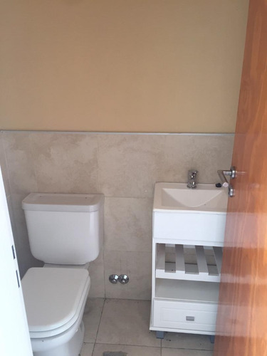 Imagen 11 de 27 de En Venta. Triplex Con Patio Y Cochera. San Miguel