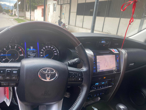 Toyota Sw4 2.8 Srx 177cv 4x4 7as At 2016