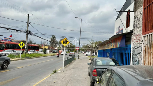 Venta De Galpon Ubicado En Plena Avenida