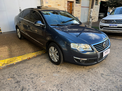Volkswagen Passat 2.0 I Exclusive