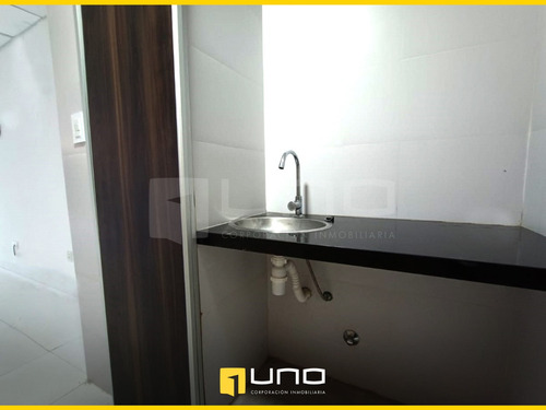 Imagen 5 de 8 de Local Comercial Con Amplio Frente En Alquiler