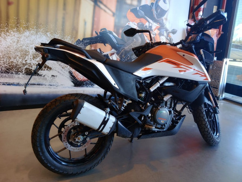 Imagen 15 de 22 de Motocicleta Ktm Adventure 250 2023 0km Blanca Con Naranja