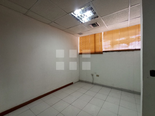 Imagen 6 de 8 de Excelente Local Para Oficina En Centro De Puerto La Cruz