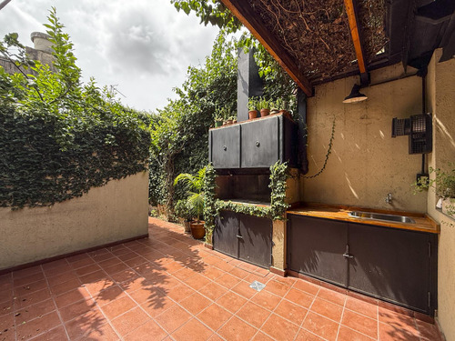 Casa De Pasillo De 2 Dormitorios Con Patio Y Parrillero