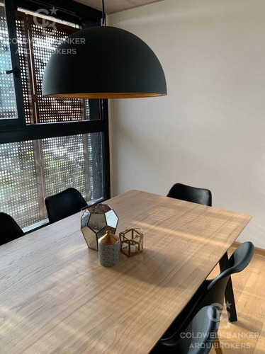 Apartamento De 2 Dormitorios En Venta En Centro