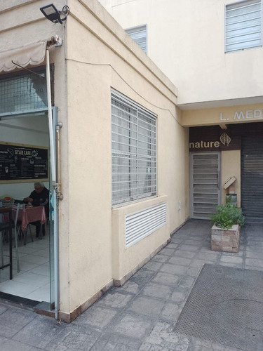 Local En Venta En Caseros