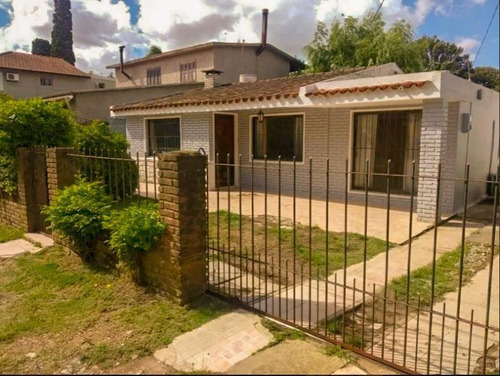 Venta Casa Shangrilá Tres Dormitorios