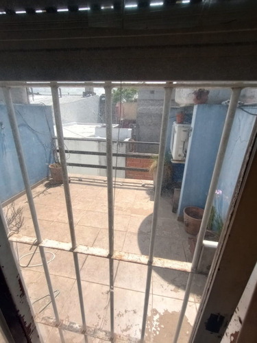 Dúplex De 3 Ambientes Con Entrada De Auto Cubierta