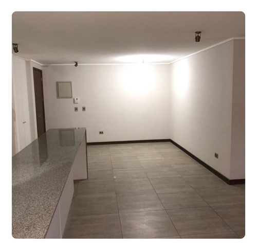 Arrienda En Caliche 982, Recoleta ¡3d + 2b Con Piscina