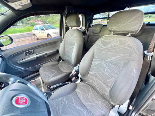 Fiat Strada 1.4 Hard Working Cab. Dupla Flex 3p