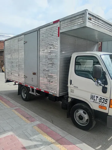 Camión Casi Nuevo Tipo Furgón Diesel