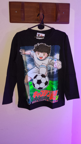 Remera Manga Larga Capitan Tsubasa Fluo Brilla En Oscuridad