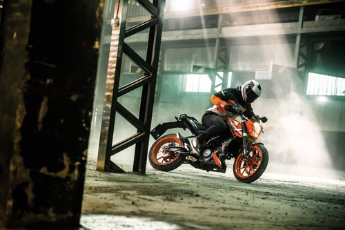 Imagen 13 de 18 de Moto 0km Ktm Duke 200 Naked Calle Pista 2023 Urquiza Motos