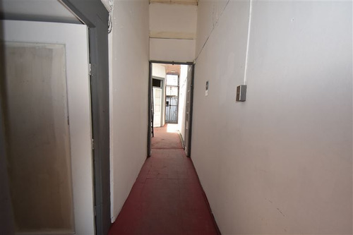 Imagen 4 de 13 de Local Comercial En Venta En Santiago