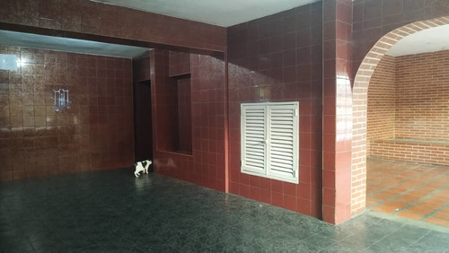 Imagen 4 de 7 de Apartamento En Cua Resd Central Aparay Mo A7