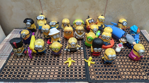 Imagen 7 de 10 de Lote Completo De 26 Figuras De Los Minions Excelente Estado