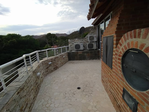 Imagen 25 de 29 de Se Vende Espectacular Y Moderna Quinta En El Limon Zona Norte De Aragua Buena Zona De Montaña Precio De Oportunidad 04243785803