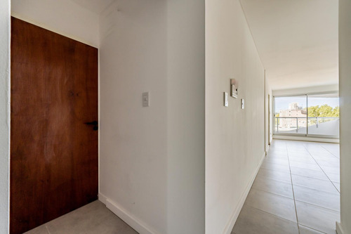 Venta/permuta - Departamento Exclusivo - 2 Habitaciones Con Cochera - Puerto Norte, Rosario.