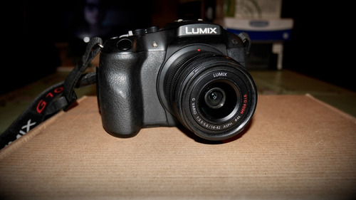 Cámara Wifi Nfc Panasonic Lumix G6k+lente G Vario 14-42mm! Negro (Usado)