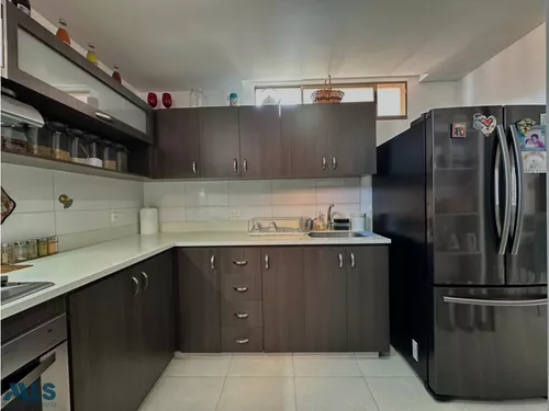 Apartamento Con Comodos Espacios En Sabaneta(mls#250053)