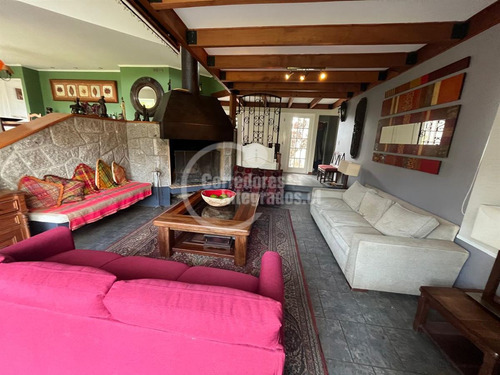 Casa En Venta De 6 Dorm. En Santo Domingo