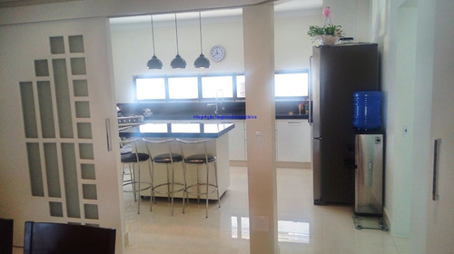 Imagem 14 de 29 de Apartamento 210m², 04 Dormitórios (sendo 02 Suítes), 05 Banheiros E 04 Vagas Na Garagem. Condomínio Com Portaria 24hrs, Piscina, Academia E Salão - 20092505 - 68555825