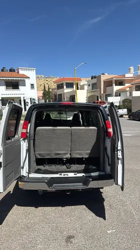 Chevrolet Express 6.0ls C 15 Pas At