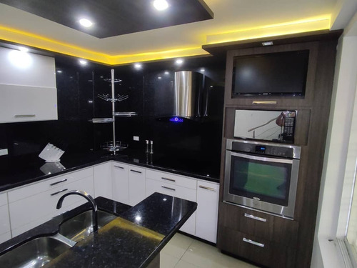 Imagen 3 de 12 de En Venta Moderna Casa De 2 Niveles