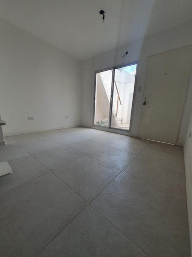 Ph De 3 Ambientes A Estrenar Con Jardin Y Terraza En Venta. Florida Oeste